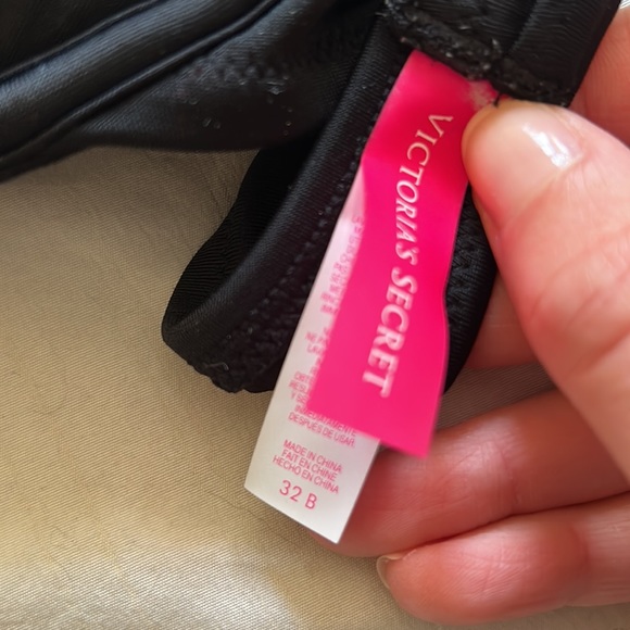 Victorias Secret Gold/Silver Sequined Halter Bathing Suit Top - 32B-LIKE NEW - Picture 4 of 7